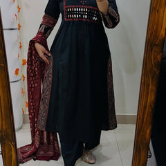 Mirror Work Nayra Cut Black Suit Set