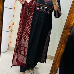 Mirror Work Nayra Cut Black Suit Set
